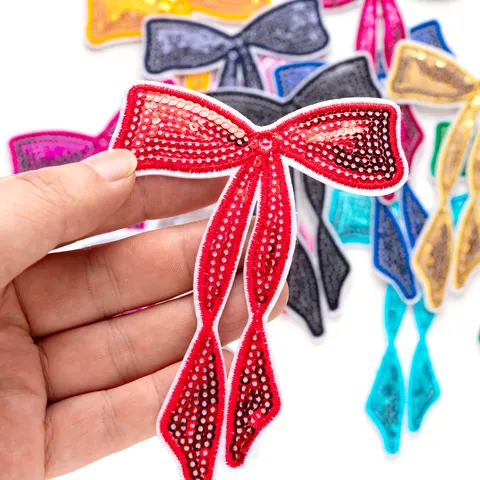 Patch Ricamata Fiocco con Paillettes Multicolore Applicazione Fiocco Lungo in Rayon Poliestere per Decorazione Fai da Te Abbigliamento Scarpe Borse