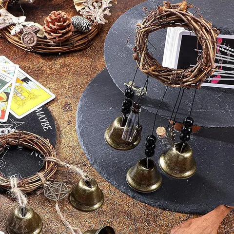 Handgemaakte Heks Bellen Voor Bescherming Rotan Krans Brons Bellen Hangend Ornament Met Pentagram En Glas Fles Gotisch Wiccan Pagan Huis Deur Decoratie