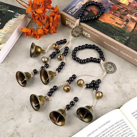 Heksenbellen Voor Deurbescherming Hangende Windgorzen Retro Metalen Bellen Hennep Touw Zwarte Houten Kralen Pentagram Wicca Huis Decoratie Wandornament