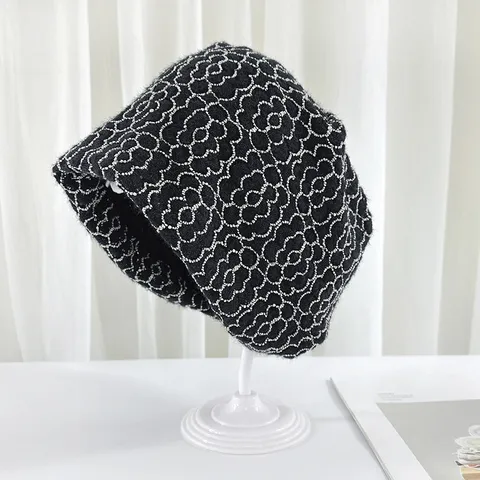 Damen Dünne Spitze Floral Jacquard Beanie Elegant Atmungsaktiv Frühling Herbst Kopftuch Kappe Retro Slouchy Mütze