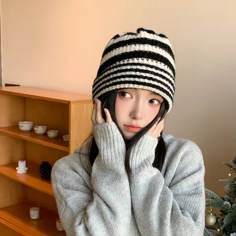 Damen Japanische Gestreifte Strickmütze Herbst Winter Warmer Ohrenschutz Slouchy Skull Cap Kontrastfarbe Strickkopfbedeckung