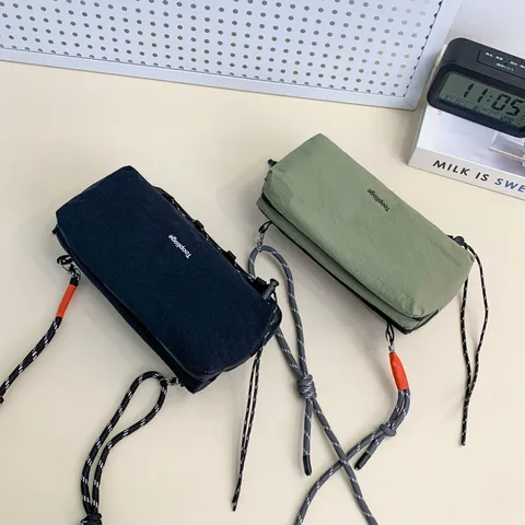 Moda Casual Nylon Borsa a Tracolla Uomo Donna Ciclismo Borsa a Spalla Versatile Viaggio Quotidiano Messenger