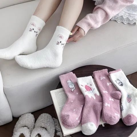Damen Süß Cartoon Katze Erdbeere Fleecegefütterte Warm Wadenlange Socken Winter Thermisch