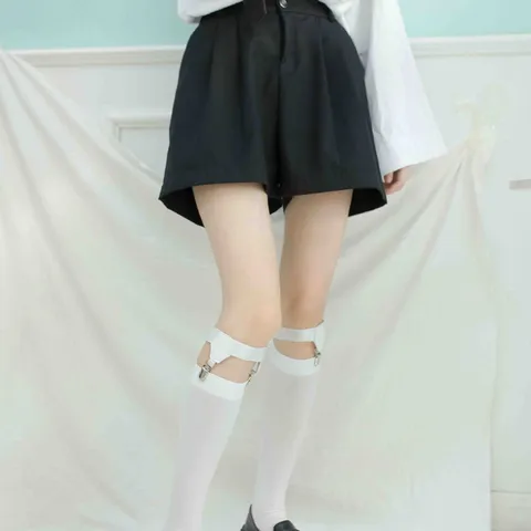 Damen JK Stil Weiß Nylon Strumpfgürtel Beinring Rutschfeste Metallclips Akademie Stil Strumpfwaren Zubehör Bequem Elastisch