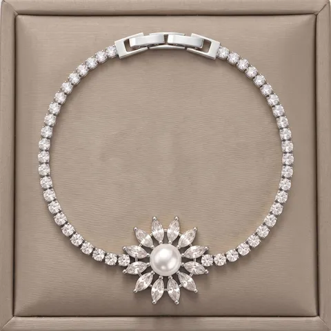 Pulsera de Cobre con Diamantes de Imitación y Perla Artificial para Mujer Oro Plata Galvanizado Flor Mariposa Tennis Chain Pulsera Joyería de Moda