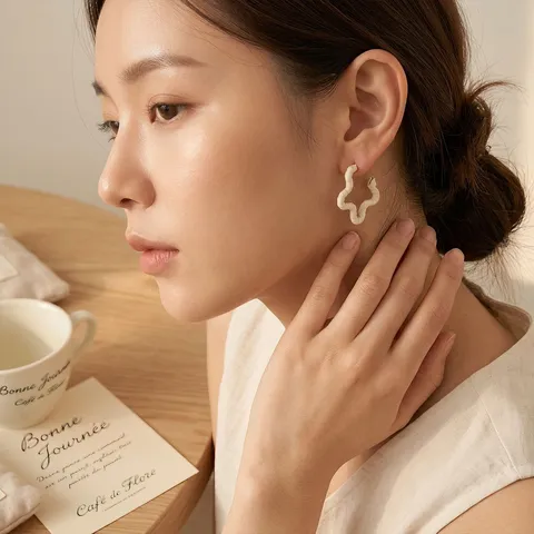 Pendientes de Aro Retro con Patrón de Ratán Tejido y Estampado de Leopardo Corazón Estrella para Mujer Pendientes Colgantes Geométricos Exagerados de Cuero Artificial