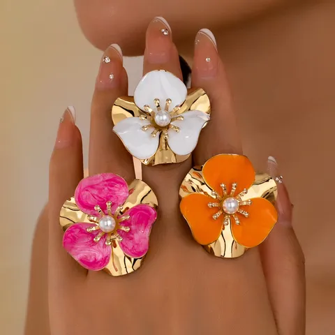 Bague Fleur en Alliage Vintage Déclaration Exagérée Pétale 3D Perle Artificielle Bague Rétro Élégante Bijoux pour Femme Cadeau