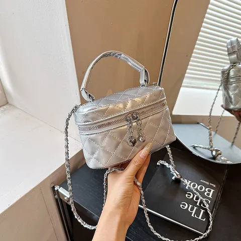Mini Quilted PU Leather Chain Crossbody Bag For Women Elegant Diamond Lattice Shoulder Pouch Elegant Heart Pendant Handbag