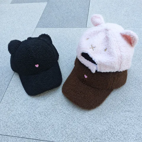 Casquette de Baseball en Laine d'Agneau pour Femmes Oreille d'Animal Mignonne Cœur Brodé Chapeau d'Hiver Chaud Ajustable