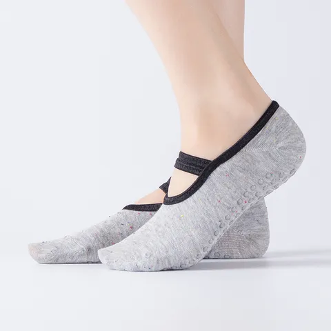 Chaussettes de Yoga Antidérapantes pour Femmes Style Ballet Dos Ouvert Brides Croisées Coton Fitness