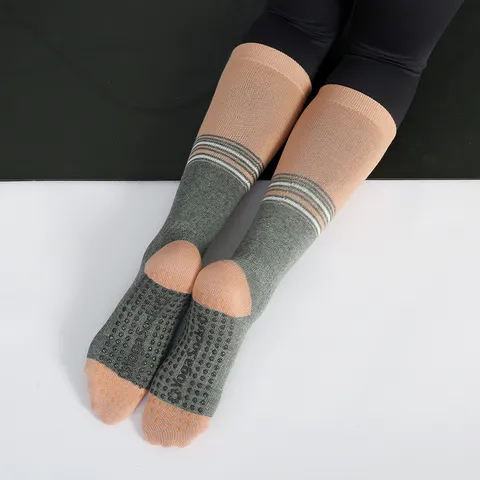 Chaussettes de Yoga Rayées pour Femmes Antidérapantes en Coton Chaussettes de Sport