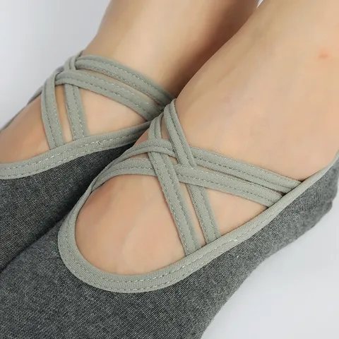 Chaussettes de Yoga Antidérapantes pour Femmes Bretelles Croisées Pilates Fitness Chaussettes de Sport Coton Respirant Entraînement en Intérieur