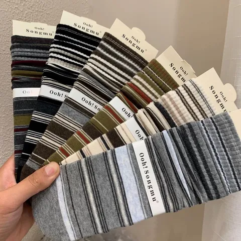 Dames Koreaanse Stijl Contrast Kleur Gestreepte Halverwege de Kuit Socken Casual Gekamd Katoen Ademend Mode Kousen