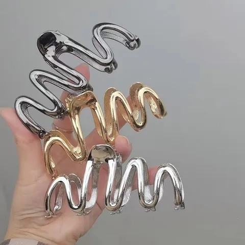 Pince à Cheveux en Métal à Ligne Irrégulière Minimaliste Grande Pince Requin en Alliage Géométrique pour Femmes Accessoires de Coiffure Mode