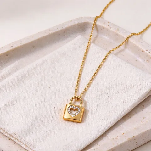 Stainless Steel Heart Lock Pendant Necklace For Women Gold Plated Rhinestone Hollow Heart-Shaped Lock Necklace Minimalist Jewelry Gift