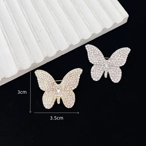 Elegant Alloy Rhinestone Butterfly Brooch For Women Exquisite Animal Pin High-End Fashion Commute Jewelry Versatile Clothing Accessory