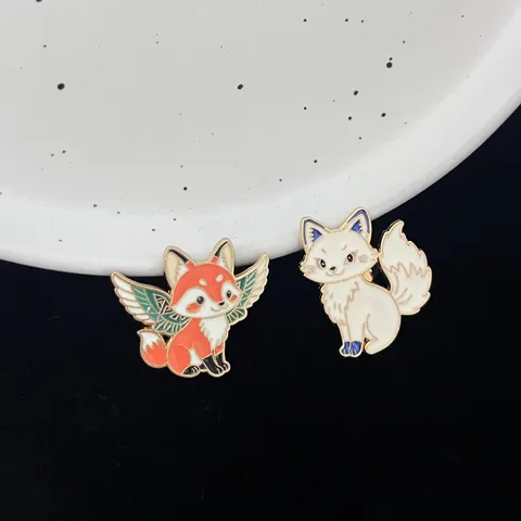 Cute Japanese Style Cartoon Fox Brooch Pin Enamel Zinc Alloy Badge For Clothing Backpack Hat Decoration Creative Gift For Friends