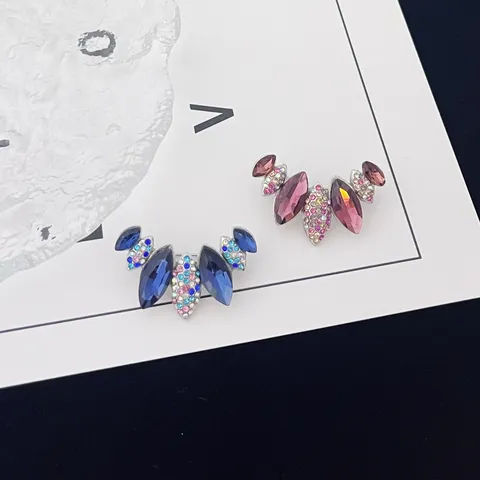Elegant Zinc Alloy Rhinestone Brooch Pin For Women Geometric Wing Anti-Exposure Accessory For Wedding Party Gift