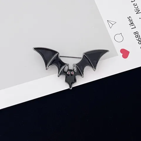 Halloween Devil Bat Wing Eyeball Brooch Zinc Alloy Enamel Pin Funny Gothic Pins For Clothing Backpack Decoration Funny Jewelry Gift