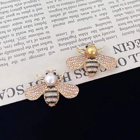Fashion Creative Bee Brooch For Women Men Alloy Rhinestone Artificial Pearl Insect Lapel Pin Suit Coat Accessories Jewelry Gift