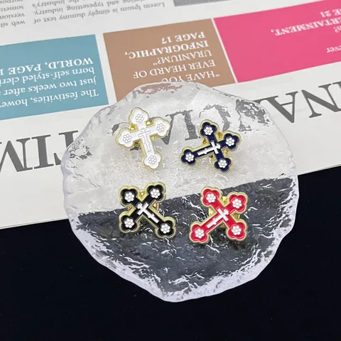 Cross Brooch Pin Metal Badge Fashion Clothing Accessories Lapel Pin Vintage Jewelry Gift For Men Women