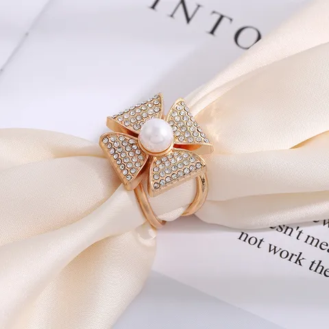Koreanischer Stil Kleeblatt Seidenschaltuche Schnalle Strass Künstliche Perle Schal Clip Damen Modeaccessoires