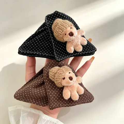 Pinza per Capelli Triangolare in Tessuto Pois Retrò Con Decorazione Orso Peluche 3D Stile Dolce Delicato Accessori per Capelli Donna