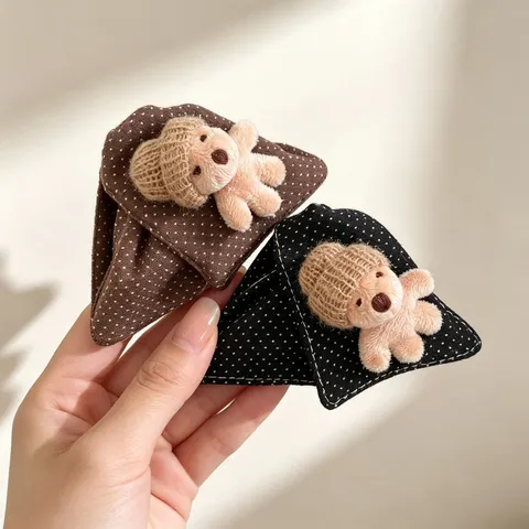 Pinza per Capelli Triangolare in Tessuto Pois Retrò Con Decorazione Orso Peluche 3D Stile Dolce Delicato Accessori per Capelli Donna