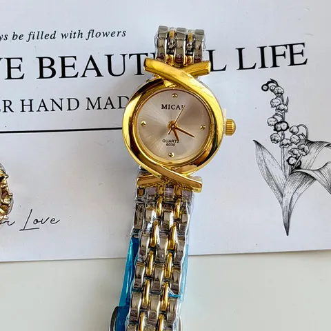 Montre à Quartz de Luxe MICAI pour Femmes Design Croisé Vintage Cadran Rond Acier Allié Montre-bracelet Élégante pour Dames