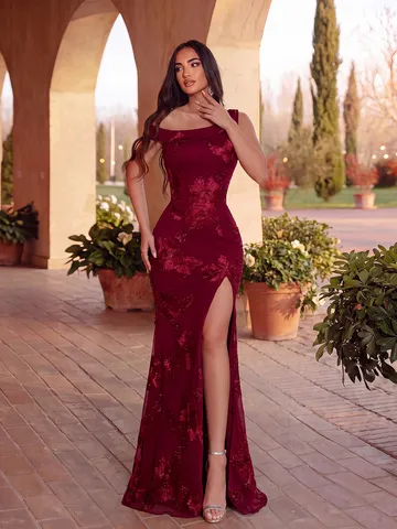 Vestido de Noche Elegante de Borgoña para Mujer Bordado 3D Ajustado Espalda Descubierta Abertura Alta Vestido de Tirantes Largo de Banquete