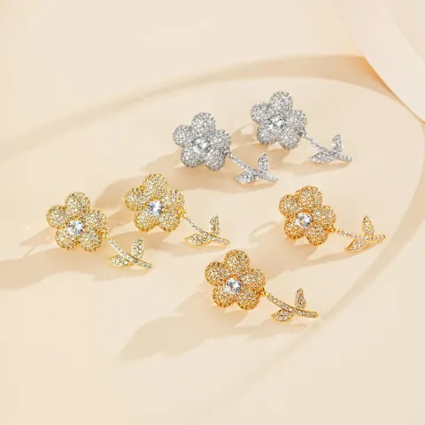 Boucles d'Oreilles Clous Pendantes Fleur en Cuivre Plaqué Or avec Zirconia Style Coréen Frais et Sucré pour Femme Bijoux Design Floral