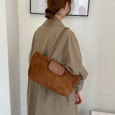 Vintage Suede Matte Large Capacity Shoulder Tote Bag For Women 2026 Fashion Commuter Single Handle Handbag With Heart Pendant