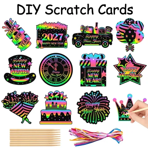 Tarjetas Rasca de Año Nuevo Fiesta Colgantes Etiquetas Manualidades DIY Holográficas Pintura Arco Iris Tarjetas Con Palos de Madera y Cintas para Niños