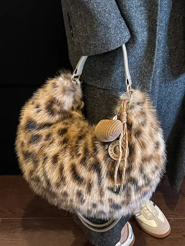 Sac Boulette en Peluche pour Femme à la Mode Grande Capacité Automne Hiver Sac à Bandoulière en Fausse Fourrure Imprimé Léopard Couleur Unie