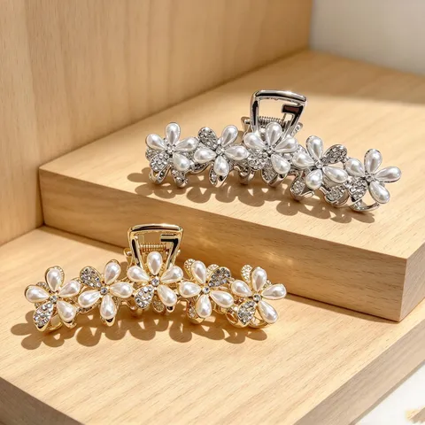 Elegant Women Zinc Alloy Hair Claw Clip With Artificial Pearl And Rhinestone Floral Design Gold Silver Shark Clip For Hair