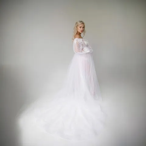 Off-The-Shoulder Maternity Mesh Photography Dress Front Slit Long Trailing Lace Applique 3D Petals Photography Clothing For Women