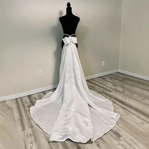 Women Elegant Satin Wedding Dress Detachable Long Train Skirt Floral Lace Bowknot Long Skirt For Bridal Photography Photo Shoots