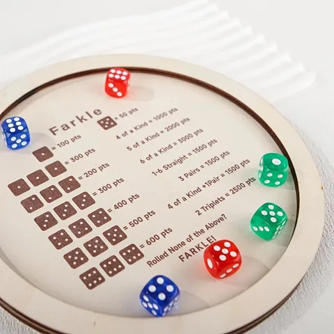 Hölzernes Farkle Würfeltablett Mit Bunten Würfeln Lasergegengravierte Spielregeln Tisch Interaktives Spielzeug Brettspiel Zubehör