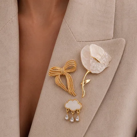 Fashion Sweet Cool Bowknot Flower Brooch Creative Cloud Rhinestone Water Drop Tassel Pin Zinc Alloy Resin Brooch Jewelry For Women