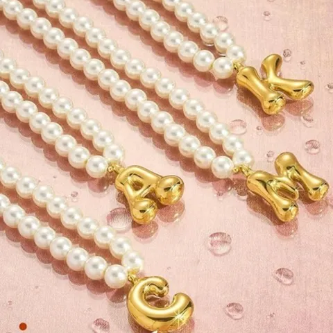 Collar con Letra del Alfabeto Dorado para Mujer Joyas Personalizadas con Colgante de Cobre y Perlas Artificiales para Uso Diario