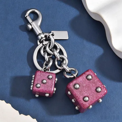 Porte-clés Pendentif en Alliage Double Dés Personnalisé Bijou de Sac Style Punk Créatif Accessoire de Mode Anneau de Clé Cadeau