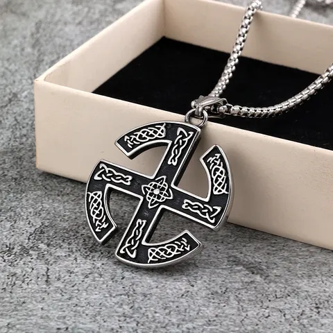 Vintage Stainless Steel Viking Slavic Sun Wheel Pendant Necklace For Men Retro Punk Geometric Totem Carved Amulet Jewelry Gift