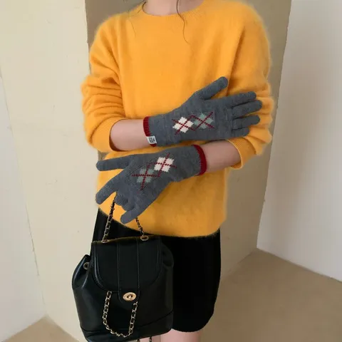 Women's Winter Argyle Jacquard Knit Wool Blend Gloves Warm Touchscreen Full Finger Outdoor Mitten Fashion Accessory