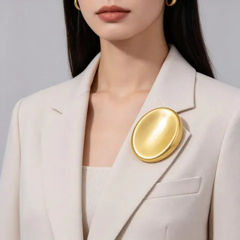 Minimalist Gold Round Metal Brooch Elegant Geometric Lapel Pin For Suit Jacket Coat Accessory Fashion Jewelry Gift
