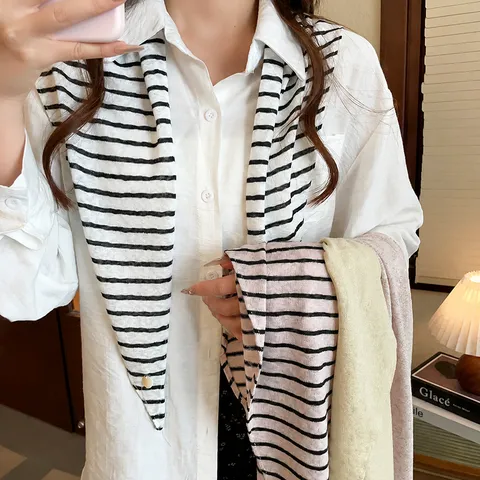 Collier Foulard Triangulaire en Tissu Minimaliste pour Femmes Décontracté à Rayures Accessoire de Cou Style Vintage Léger Décor