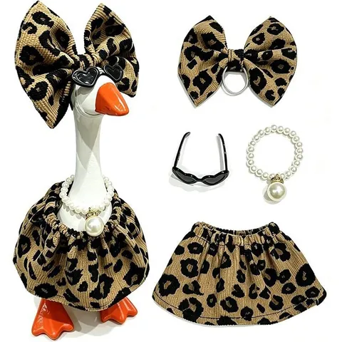 Set Accessori Statua Oca Stampa Leopardata Con Fiocco Occhiali Sole Cuore Collana Perle Gonna Per Decorazione Casa Statuette