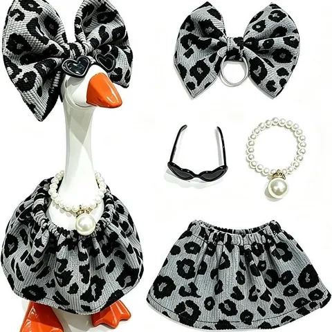 Set Accessori Statua Oca Stampa Leopardata Con Fiocco Occhiali Sole Cuore Collana Perle Gonna Per Decorazione Casa Statuette