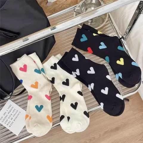 Women Casual Crew Socks Sweet Cute Heart Pattern Knitted Cotton Blend Fashion Daily Mid Tube Socks