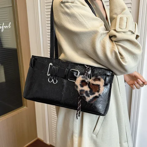 Damen Nischen-Design Unterachseltasche Aus Faltigem PU-Leder Schultertasche Mit Leoparden-Herz-Anhänger Minimalistische Mode Handtasche Für Den Alltag