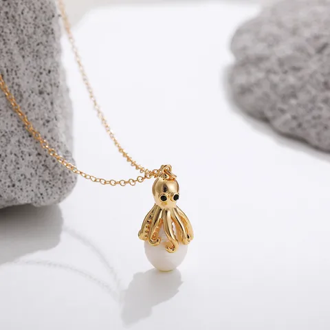 Gold Stainless Steel Octopus Jellyfish Pendant Necklace Natural Pearl Baroque Style Clavicle Chain Fashion Jewelry